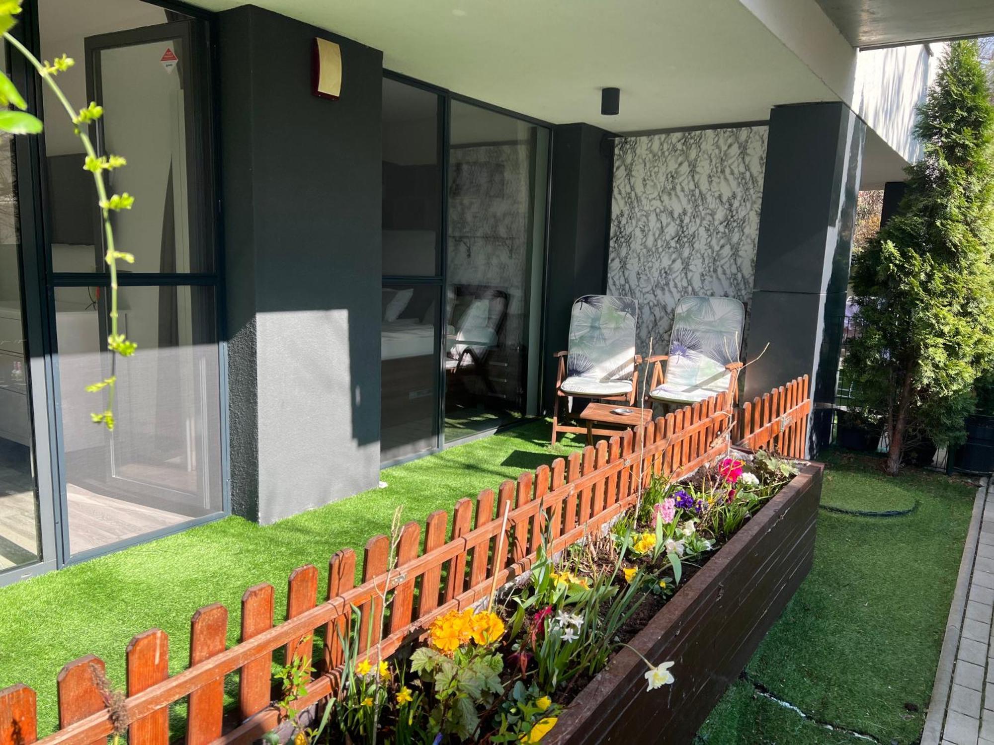 Forest Park Garden Apartment Bratislava Buitenkant foto