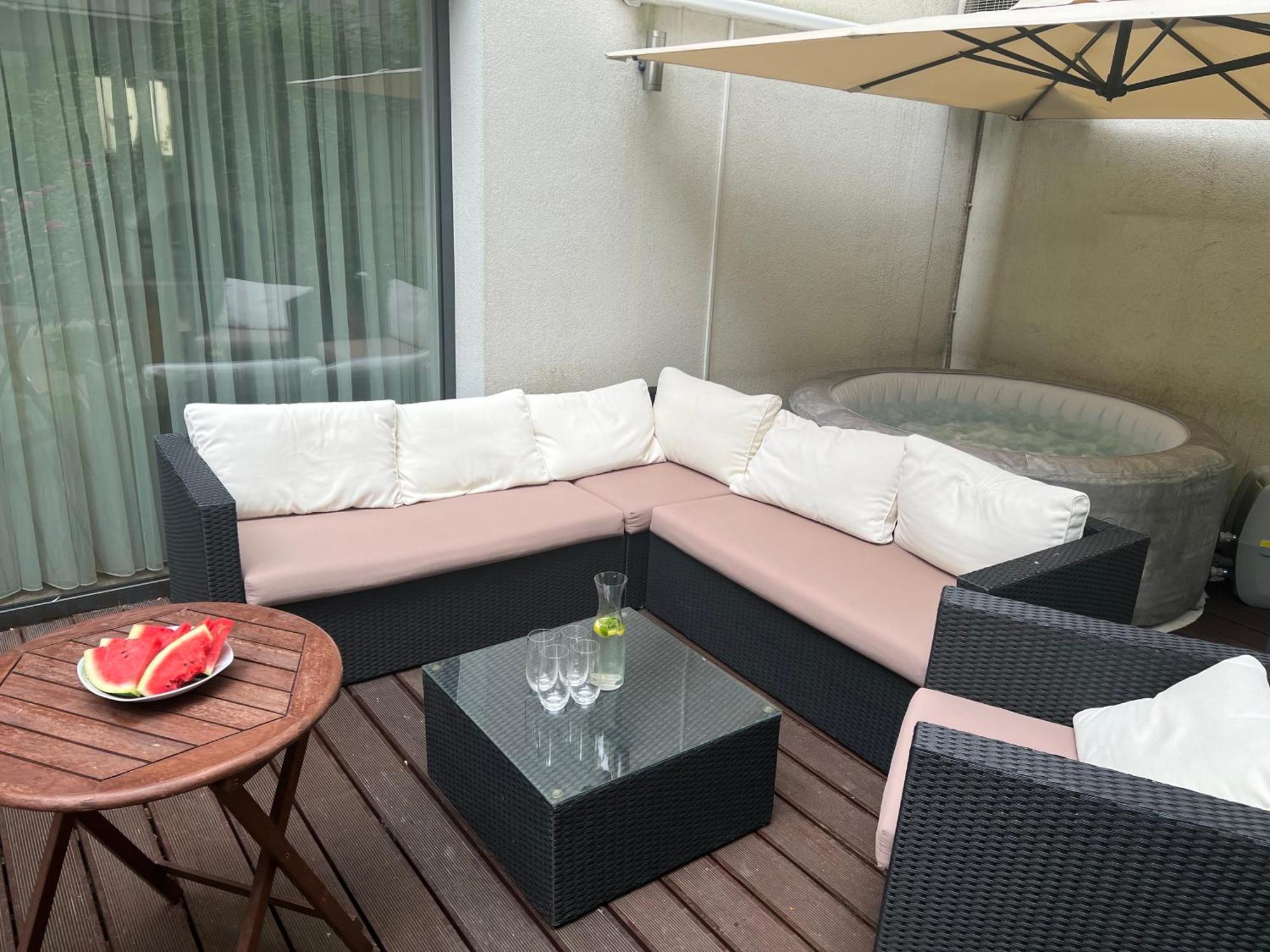 Forest Park Garden Apartment Bratislava Buitenkant foto