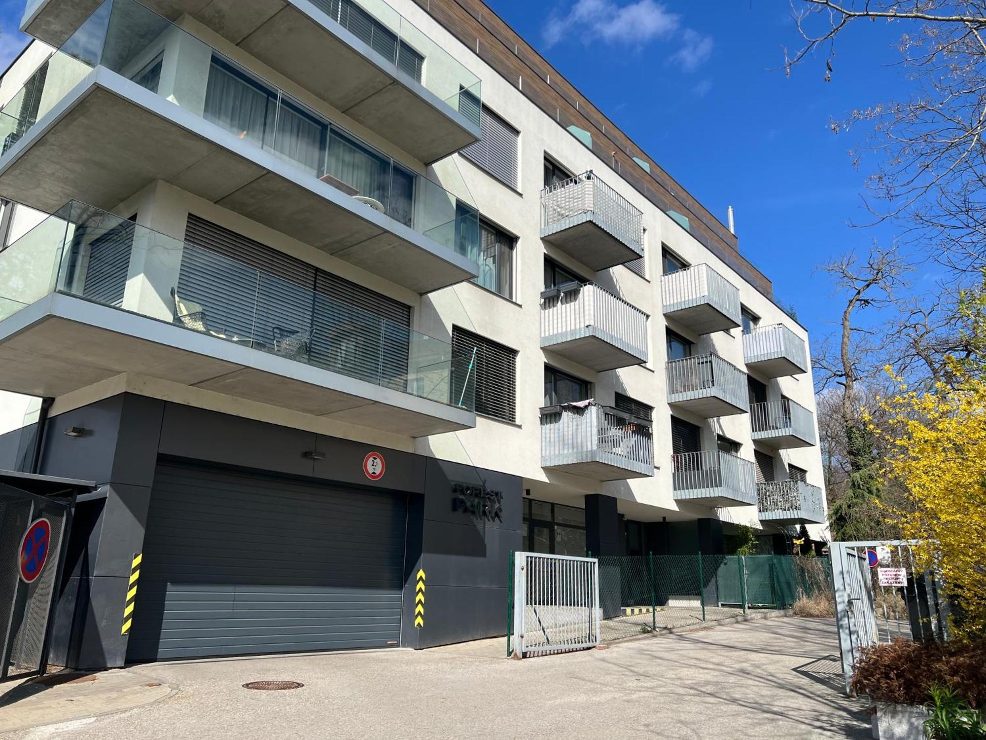 Forest Park Garden Apartment Bratislava Buitenkant foto