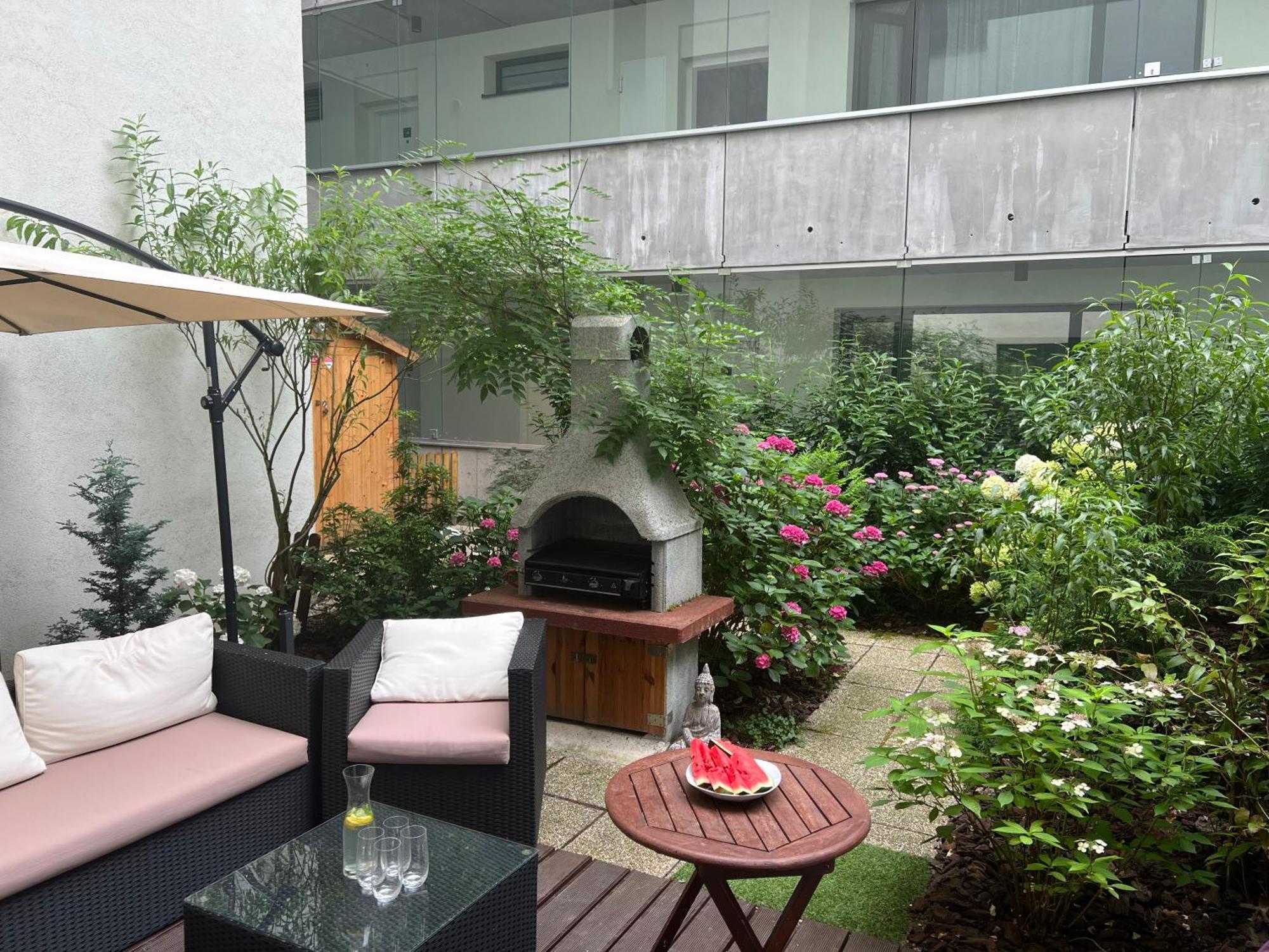 Forest Park Garden Apartment Bratislava Buitenkant foto
